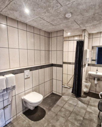 Servicebygning 4 - Houstrup Camping.jpg