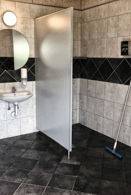 Servicebygning 2 - Houstrup Camping.jpg